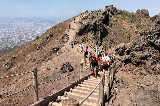 Naples: Pompeii & Mt Vesuvius All-Inclusive Small Group w/ Lunch - Lunch in the middle: pizza or wine tasting with enough fuel for Vesuvius