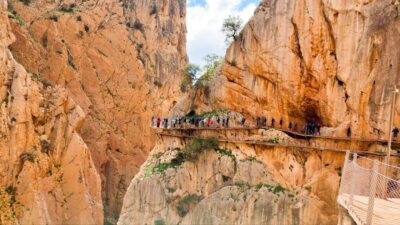 Nerja, Torrox, or Torre del Mar: Caminito del Rey Day Trip - Getting there in an air-conditioned van (and why it matters)