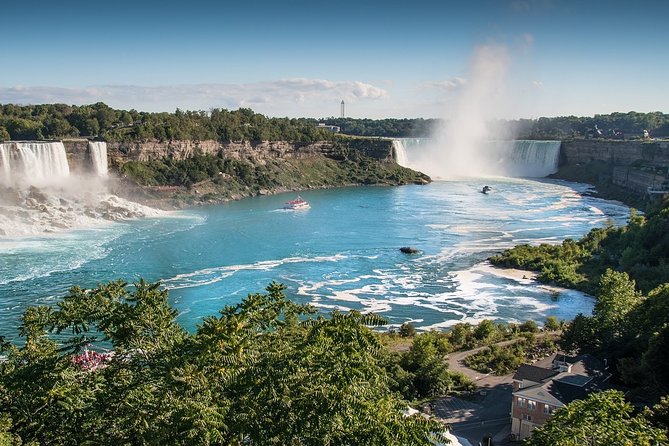 Niagara Falls and Niagara-on-the-Lake Day Tour from Toronto - The drive to Niagara: live commentary that actually helps