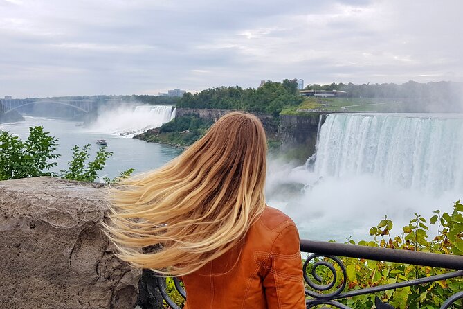 Niagara Falls Canada Day Tour From Toronto + Boat Cruise Option - Maple Leaf Place: the short tasting stop that adds culture