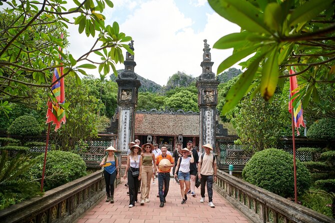 Ninh Binh Day Trip: Bai Dinh-Trang An-Mua Cave, Buffet, Boat, Bus - The Morning Start: Hanoi Old Quarter to Ninh Binh on a Limousine Shuttle