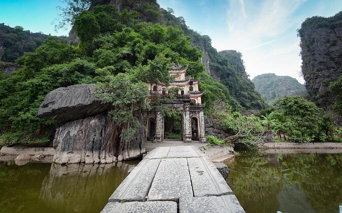 Ninh Binh Day Trip: Hoa Lu-Trang An/Tam Coc-Mua Cave-Cycling-Boat - Key highlights worth getting excited about