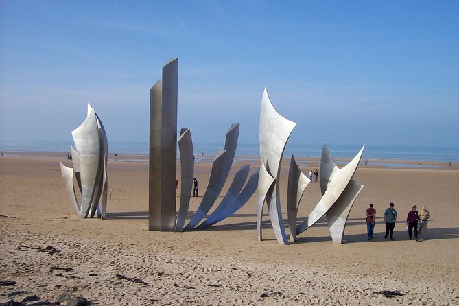 Normandy - Utah, Omaha & U.S. D-Day Sites Full Day Tour From Bayeux - Sainte-Mère-Eglise: The Village That Explains the Jump-Zone Story