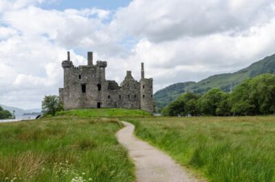 Oban, Lochs & Inveraray Full-Day Tour from Edinburgh - Getting Started: Meet at Caffe Nero and Set Expectations for a Coach Day