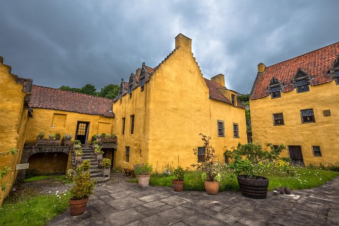 Outlander Film Locations Day Trip from Edinburgh - Lunch break and restroom sanity: how to plan your own time