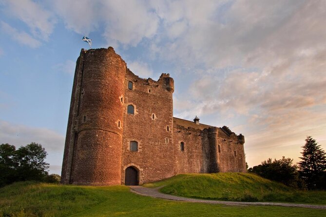 Outlander Film Locations Day Trip from Edinburgh - Midhope Castle: 30 minutes of Lallybroch-style atmosphere