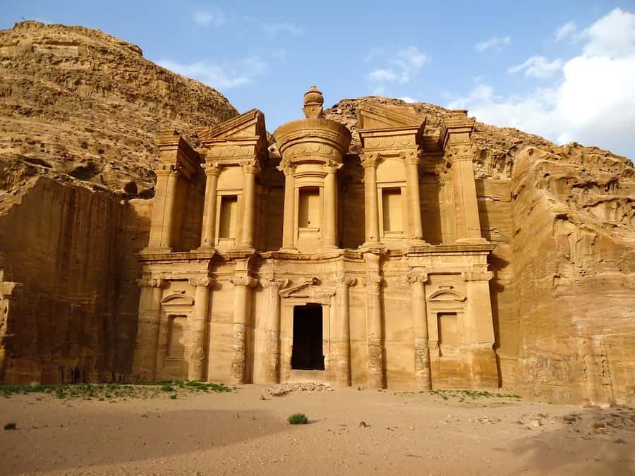 Petra & Wadi Rum: Full Day Private Tour with Hotel Pickup - Lunch timing: how it affects your Wadi Rum sunset