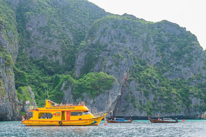 Phi Phi Islands Adventure Day Trip w/ Seaview Lunch by V. Marine - Phi Phi Don Lunch by the Sea: Halal Buffet and Dietary Options