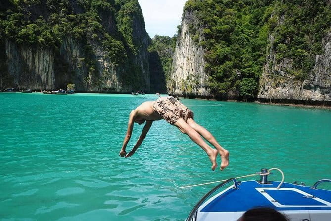 Phi Phi with Maya and Bamboo Island Day Trip by Speedboat - Ko Phi Phi Don lunch: the fuel stop that makes the day work