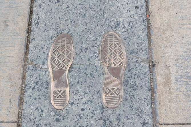 Philadelphia and Amish Country, 1-Day Tour from NYC - Liberty Bell Center, Congress Hall, and Elfreth’s Alley: quick hits with real meaning