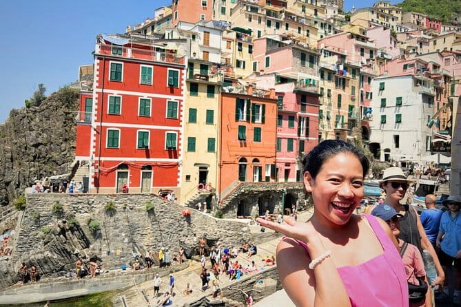 Pisa and Cinque Terre Day Trip from Florence in a Small Group - Manarola: the classic cliff-village finale