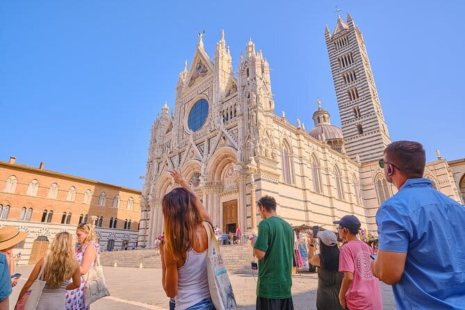 Pisa, Siena and San Gimignano Day Trip with Lunch & Wine Pairing - San Gimignano towers: where the hour of free time really shines