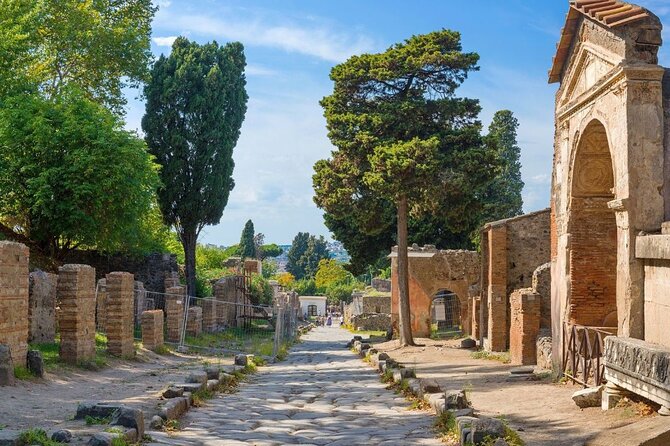 Pompeii and Naples Tour from Rome by Train with Lunch - Returning to Rome: Back to Termini, No Late-Night Chaos