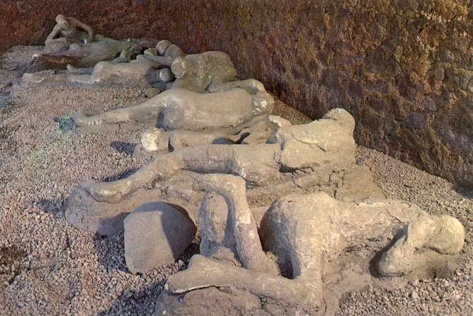 Pompeii Ruins Half-Day Tour from Sorrento with Guide - Time pressure and crowd reality: how to avoid feeling rushed