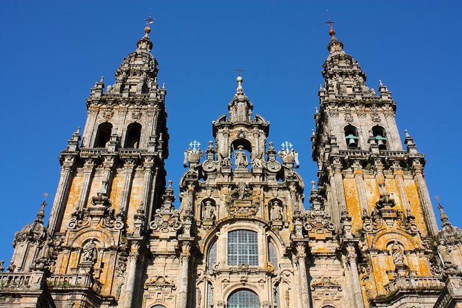 Porto: Santiago de Compostela and Valença do Minho Day Trip - Stop 1: Santiago de Compostela old town and Camino route views