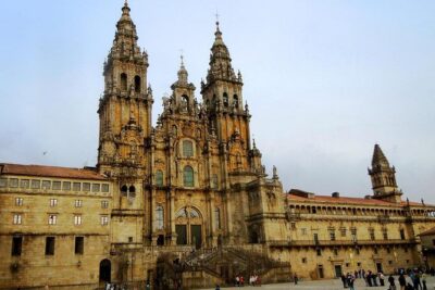 Porto: Santiago de Compostela and Valença do Minho Day Trip - Crossing into Spain: following the St James Way footsteps