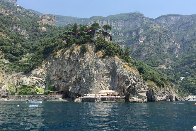 Private Day Trip Around Positano and the Amalfi Coast - Meeting at Spiaggia Grande and Getting Set Up for the First Swim Stops