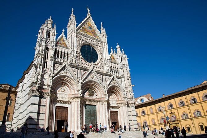 Private day trip to Siena, San Gimignano, Chianti and Pisa, from Florence - The 10-hour route: how you fit Siena, San Gimignano, and Pisa together