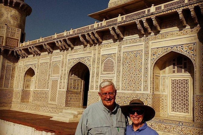 Private Day Trip to Taj Mahal & Agra Fort from Delhi - Stop 1: Taj Mahal with a guide who explains the design