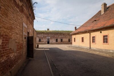 Private Half-Day Tour From Prague To Terezín Concentration Camp - Terezín Memorial: Big Fortress and the wartime ghetto story