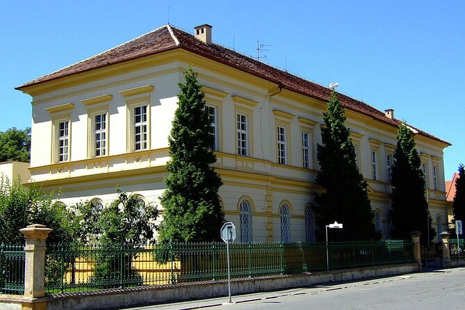 Private Half-Day Tour From Prague To Terezín Concentration Camp - Guides that keep the tone human: what to look for