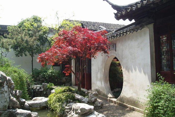 Private Suzhou Day Trip from Shanghai by Bullet Train with All Inclusive Option - Guides, English, and Crowd-Sense: How the Day Gets Easier