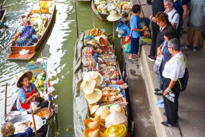 Private Tour: Floating Markets of Damnoen Saduak Cruise Day Trip from Bangkok - The Damnoen Saduak Floating Market Stop: What You’ll See Up Close
