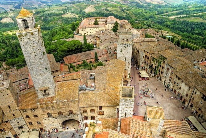 Private Tour in Siena, San Gimignano and Chianti Day Trip from Florence - Castellina in Chianti: what the optional vineyard lunch actually changes