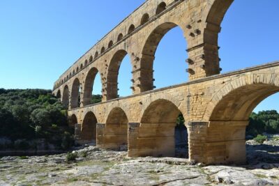 Provence in One Day Small Group Day Trip from Avignon - The mid-day Avignon swap: why you’ll feel the schedule