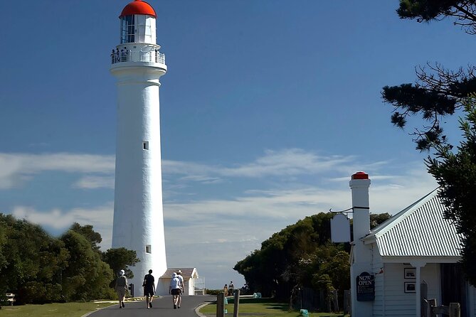 Reimagined Great Ocean Road 1-Day Tour from Melbourne - Memorial Archway at Eastern View: A Quick but Powerful Photo Moment