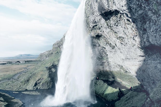 Reykjavik: Glacier Lagoon Boat Ride & South Coast Full Day Tour - Diamond Beach: black sand + iceberg sparkle