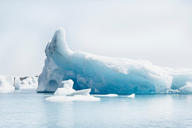 Reykjavik: Glacier Lagoon Boat Ride & South Coast Full Day Tour - Vík stop: a short town break with sea views if conditions cooperate