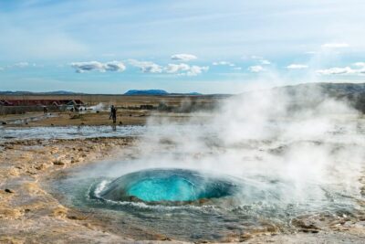 Reykjavik: Golden Circle Day Trip with Blue Lagoon Transfer - Thingvellir National Park: standing between tectonic plates