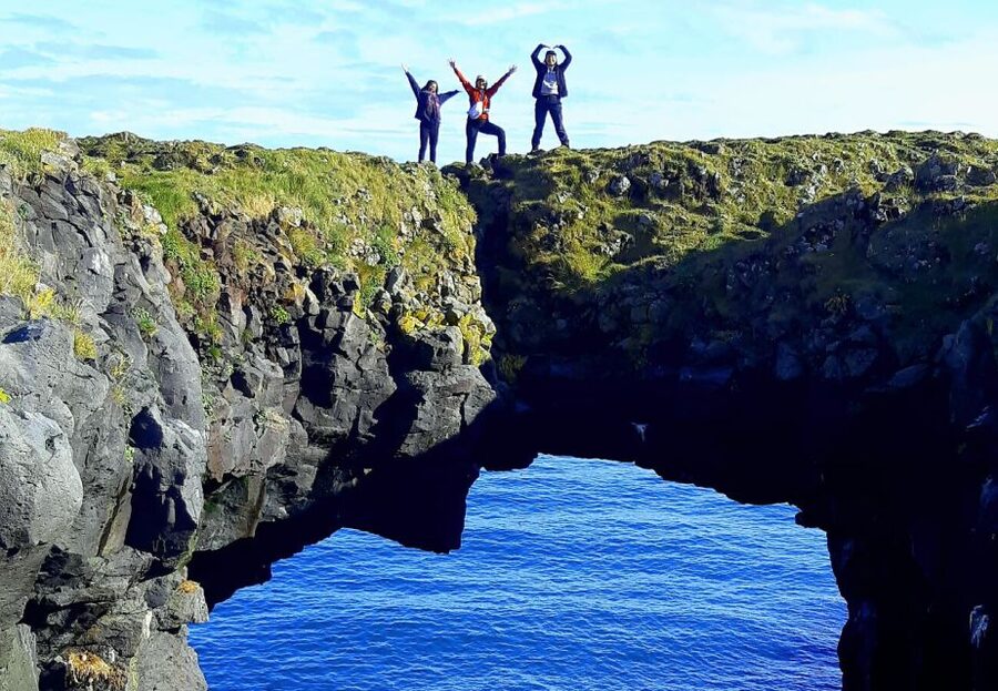 Reykjavik: Small-Group Snæfellsnes Day Trip - Ytri-Tunga: seals, salt air, and the farm-beach combination