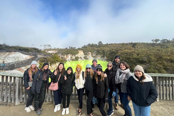 Rotorua Highlights inc. Waiotapu & Te Puia Day Tour from Auckland - The Return to Auckland With Secret Stops: Ending on a Story