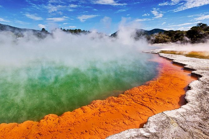 Rotorua Highlights inc. Waiotapu & Te Puia Day Tour from Auckland - What to Pack (So the Long Day Doesn’t Beat You)