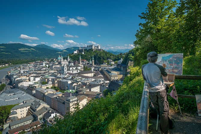 Salzburg and Lake District Day Tour from Munich - Leaving Munich Early: Karlsplatz and a Long but Smooth Start