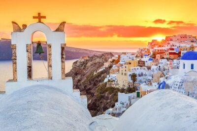 Santorini: Top Sights Day Trip, Wine Tasting, & Oia Sunset - Pyrgos Kallistis: quieter alleys and a real climb for big views