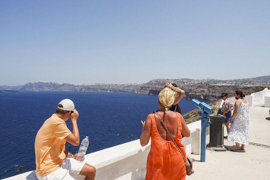 Santorini: Top Sights Day Trip, Wine Tasting, & Oia Sunset - Oia sunset: best views, plus crowd and timing math
