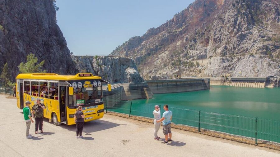 Side: Cabrio Bus and Boat Day Trip at the Green Lake - Guide quality and communication: how the day stays on track