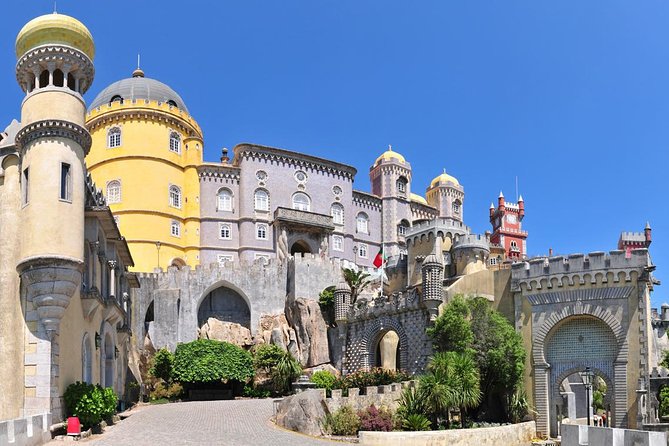 Sintra, Pena Palace, Quinta da Regaleira & Cascais Group Tour - Cascais stroll time: beaches, cafes, and old-town charm