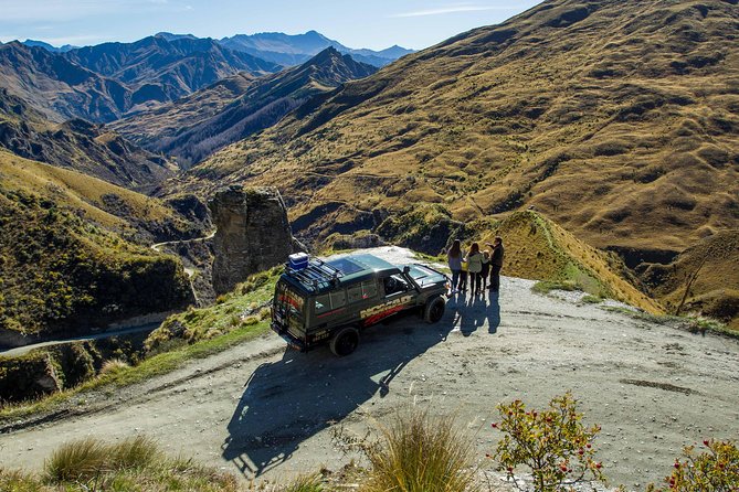 Skippers Canyon 4WD Heritage half day Tour from Queenstown - The drive up: Coronet Peak en route and first viewpoint moments