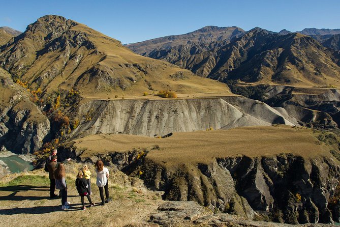 Skippers Canyon 4WD Heritage half day Tour from Queenstown - Deep Creek gold panning: hands-on fun at Shotover-area gold sites
