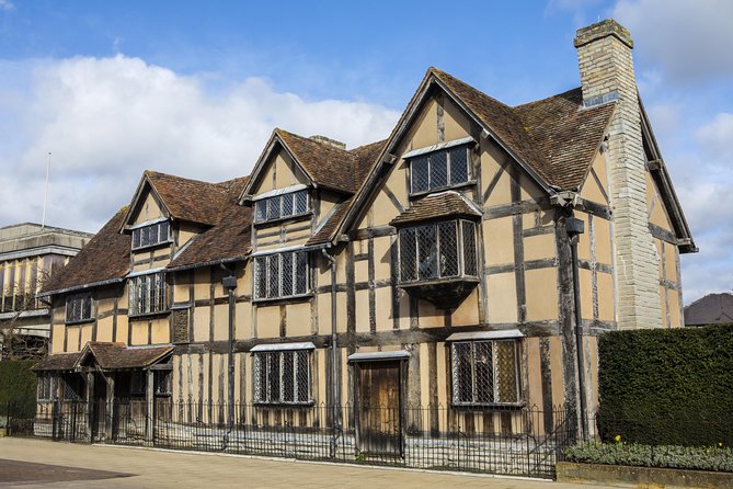 Small Group Cotswolds Villages, Stratford and Oxford Day Tour from London - Comfort, walking, and the small details that shape your day
