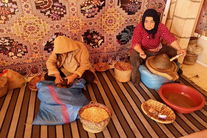 Small-group Day Trip to Essaouira from Marrakech - Old port and seafood market: plan for a real lunch stop
