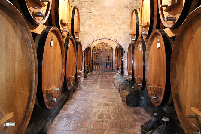 Small-Group Montepulciano and Pienza Day Trip from Siena - Montepulciano in the afternoon: Piazza Grande and Vino Nobile culture