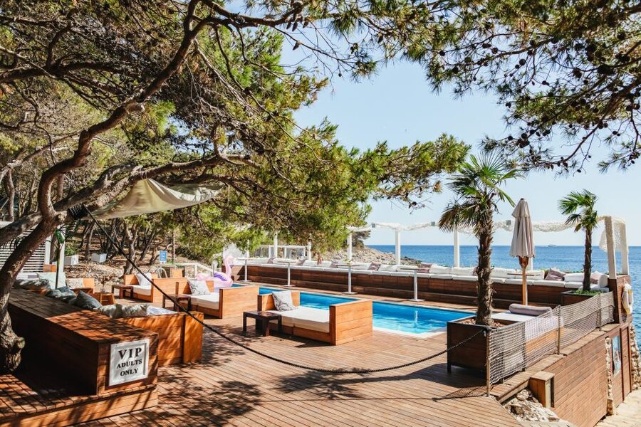 Split: Blue Cave, Vis & Hvar Full-Day Trip by Speedboat - Pakleni Islands cruise-by: the quick look at what you could spend days on
