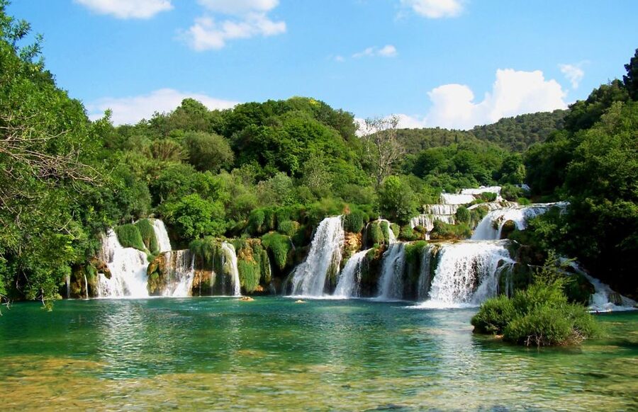 Split/Trogir: Krka National Park Day Trip with Wine Tasting - Getting to Krka: Coach Time, Timing, and What Helps