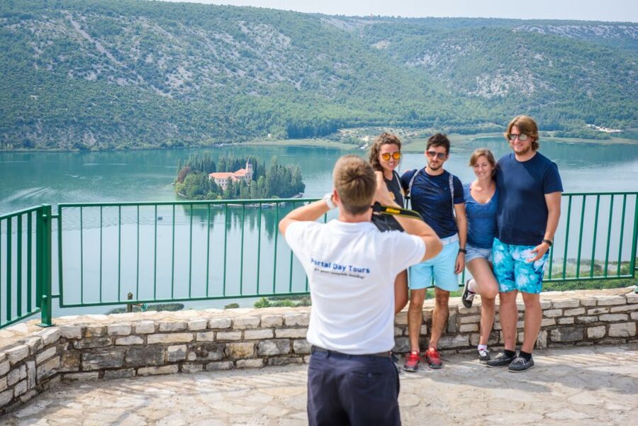 Split/Trogir: Krka National Park Day Trip with Wine Tasting - Wine Tasting in a Konoba: What’s Included and How to Make It Better