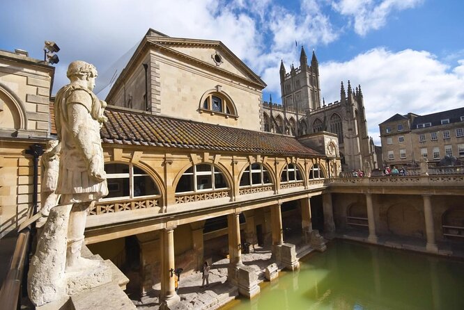 Stonehenge and Bath Day Trip from London with Optional Roman Baths Visit - Meet at Victoria and Ride the 10.5-Hour Schedule Without Stress